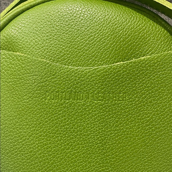 Portland Leather MANTIS Small Circle Crossbody - Picture 2 of 11